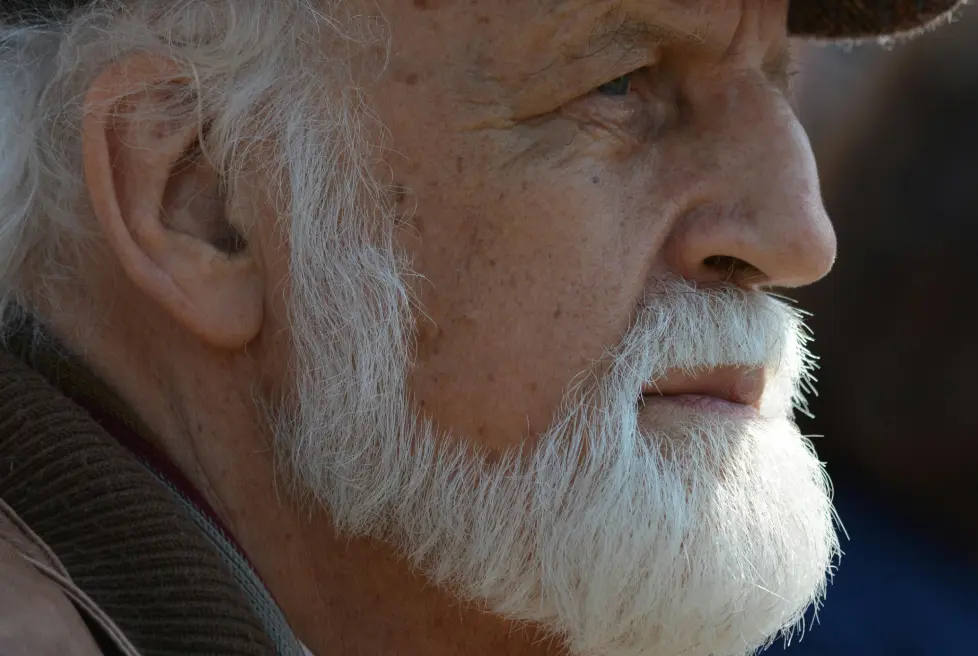 primo piano uomo anziano